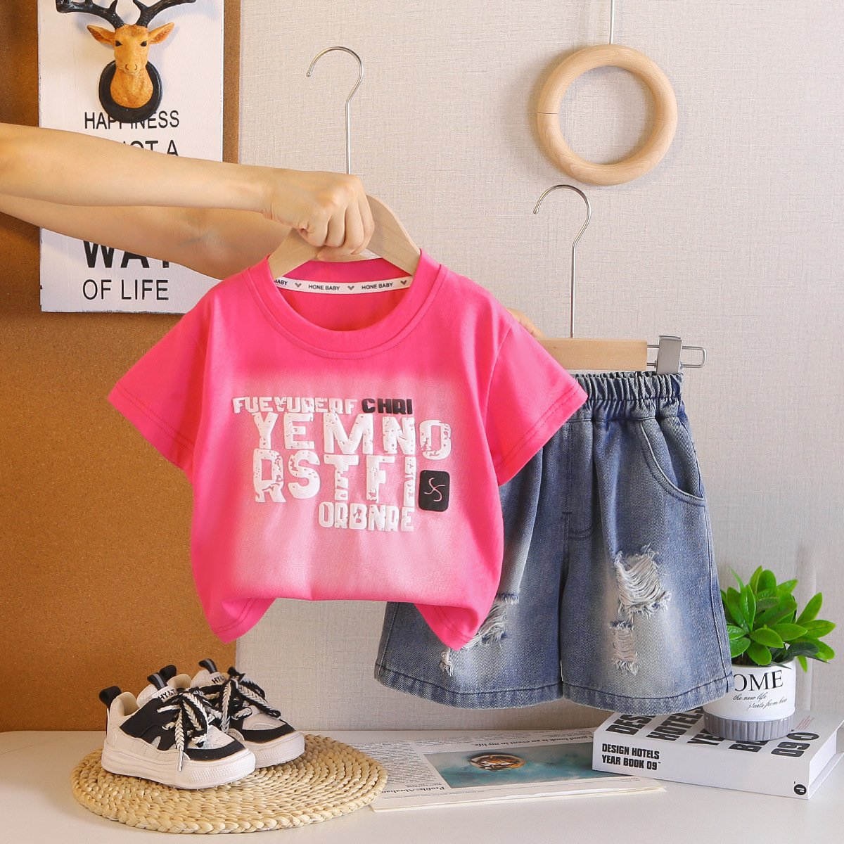 1 (3) Xbox Electric Volt Sweatshirt - Image 1